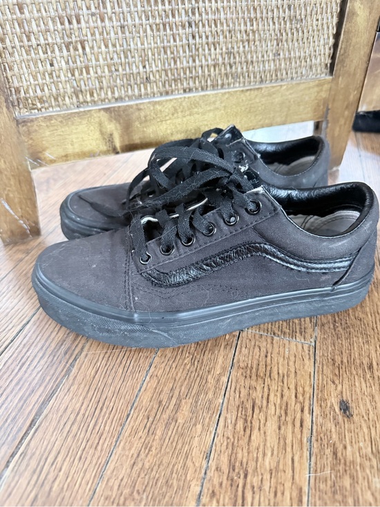Vans Shoes - Vans Black Low-Top Canvas Skate Shoes